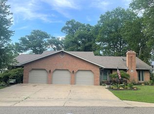425 Coventry Cir, Zanesville, OH 43701