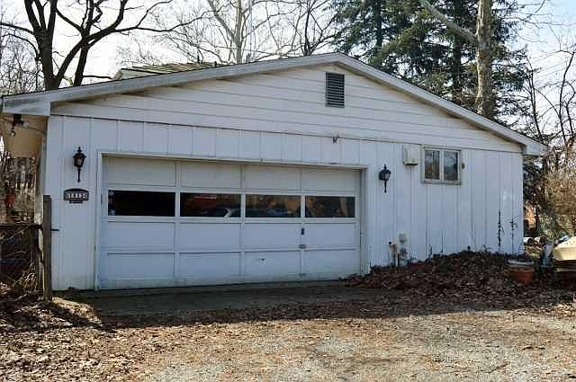 2nd image of 1813 Sheffield Rd