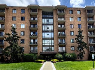 1727 W Crystal Ln UNIT 212, Mount Prospect, IL 60056