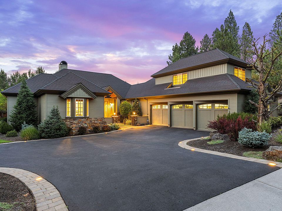 1st image of 152 NW Champanelle Way