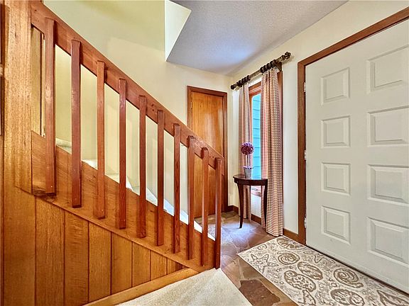 4th image of 222 Terrace Dr