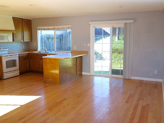 3rd image of 5913 Rich Hill Dr