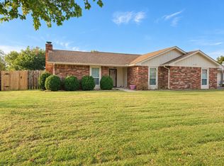 935 Rose Tree Ln, Enid, OK 73703