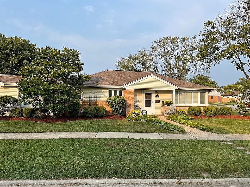 1st image of 1122 E Grant Dr
