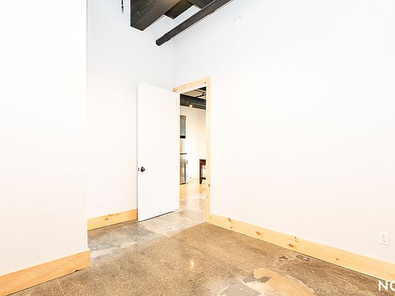 5th image of 255 18th St #318