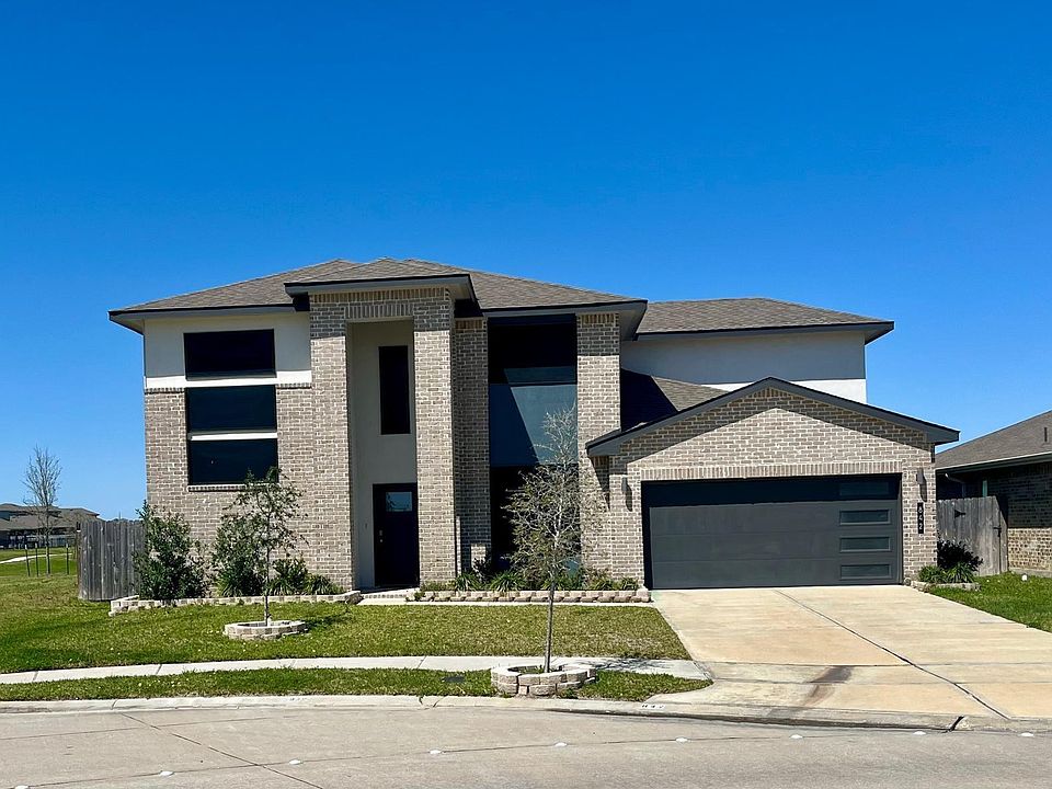 1st image of 842 Dahlia Petal Dr
