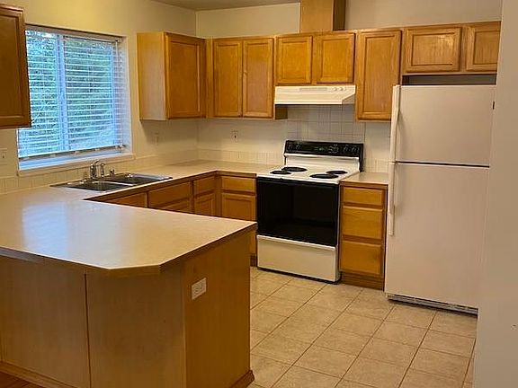 4th image of 1327 W Qualchan Dr