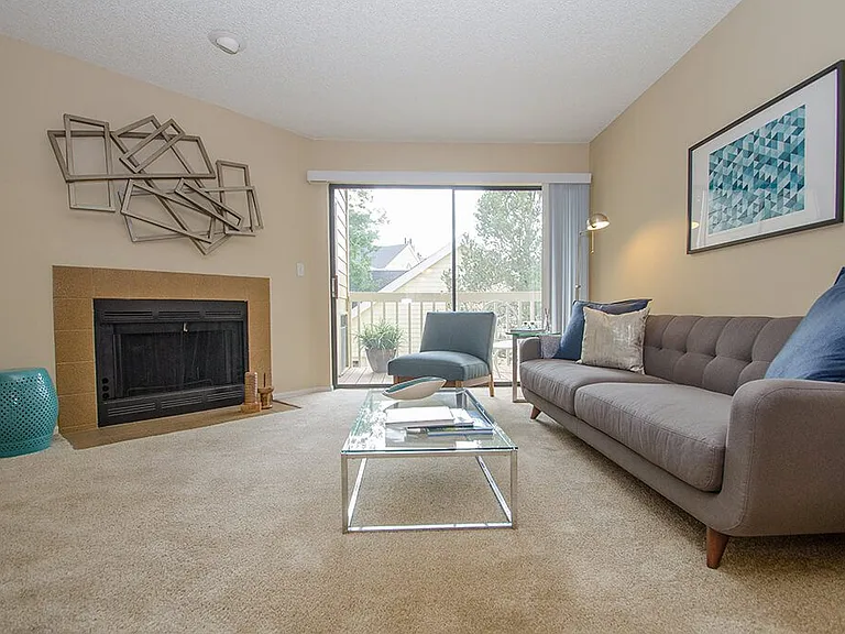 Rock Peak on Sunset Apartments — Photo 12