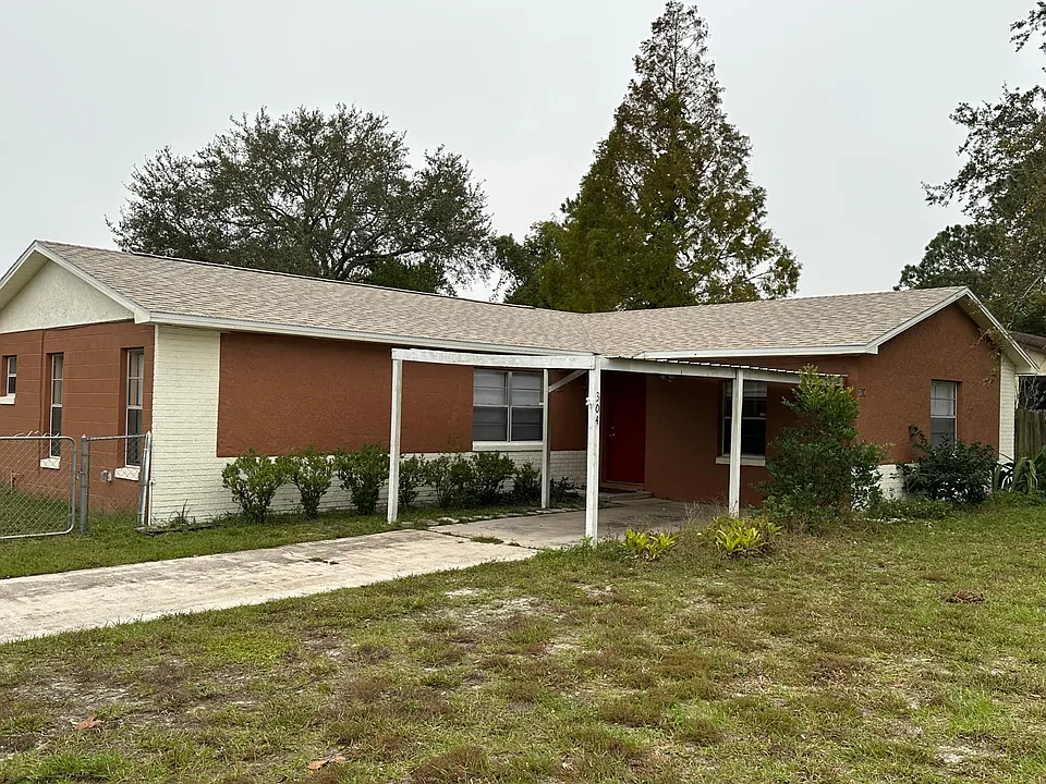 304 W Martin St