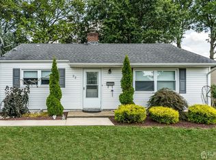 22 Comstock Rd, Edison, NJ 08817