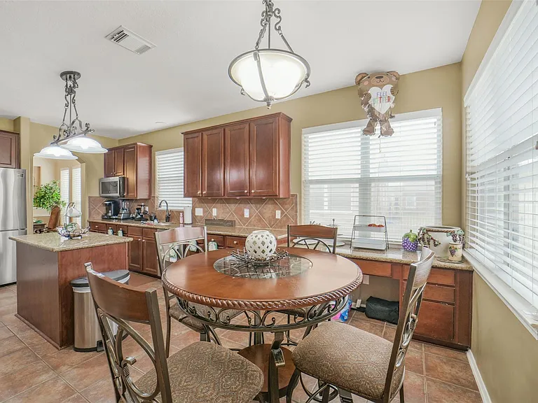 2103 Blue Water Bay Dr — Photo 17