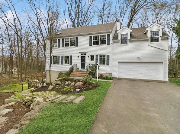 129 Fieldstone Road, Stamford, CT 06902
