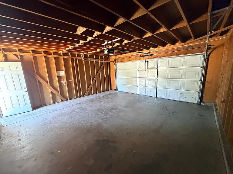 8000 N Laurelglen Blvd #B — Photo 18