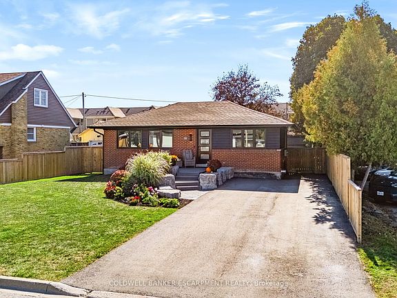 3rd image of 18 Meadvale Rd