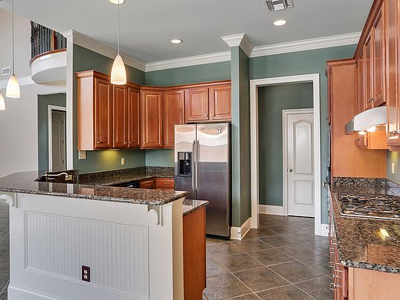 4th image of 120 Lavender Ct
