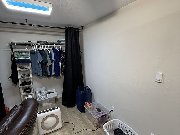 3rd image of 2914 Sunset Dr W #5