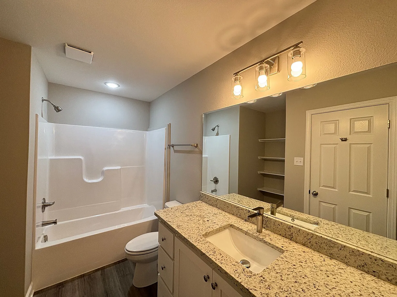 607 Timberline Rd — Photo 2