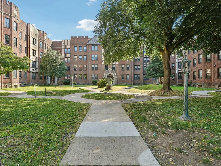 The Residences at Marchwood — Photo 1
