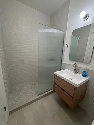 Bathroom 1, photo 2