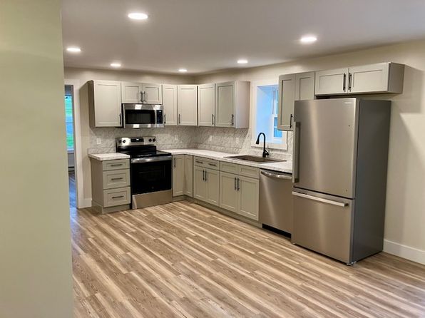 275 W Market St #3