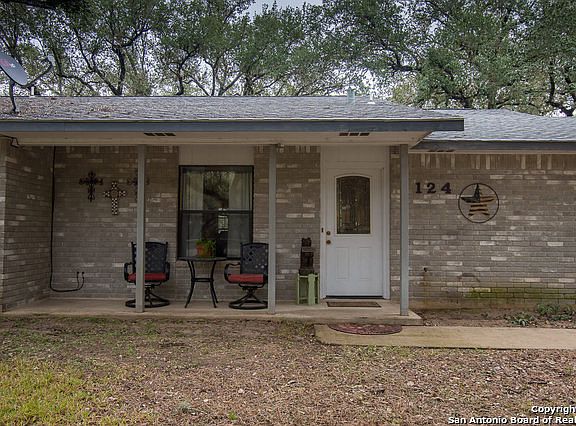 4th image of 124 Live Oak Dr