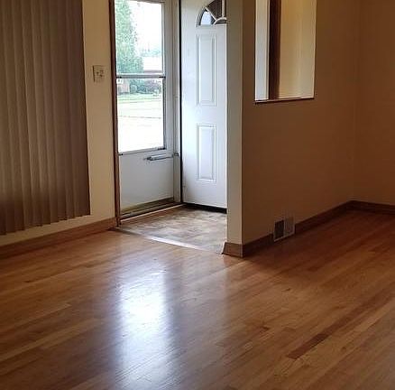 3rd image of 28901 Beste St