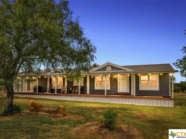 340 Molasses Rd, Dale, TX 78616