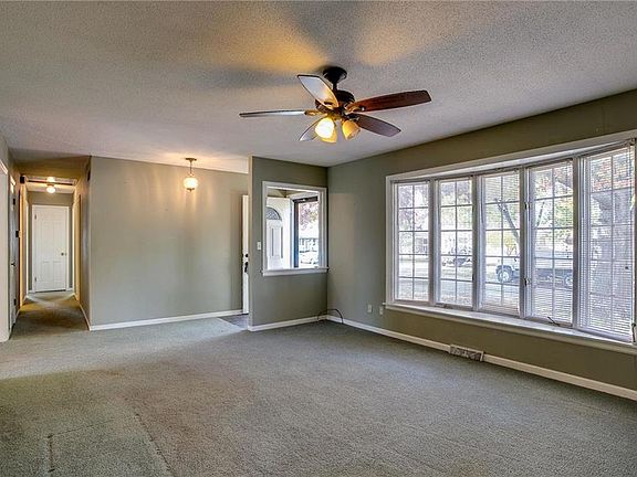 4th image of 101 Hillcrest Dr