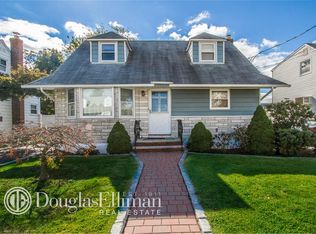 1483 Clay St, Floral Park, NY 11003