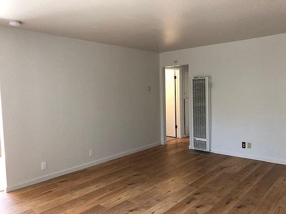 3rd image of 4482 Hamilton Ave APT C