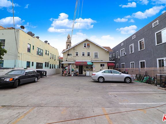 3rd image of 2947 W 8th St #1