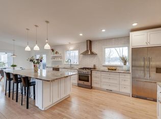 2125 Sheridan Hills Rd, Wayzata, MN 55391