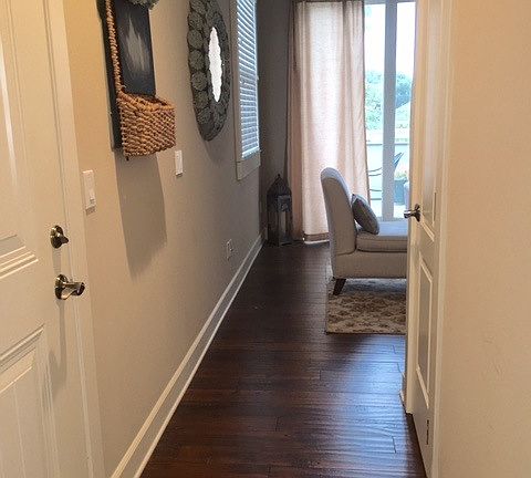 4th image of 724 De La Vina St #2nd