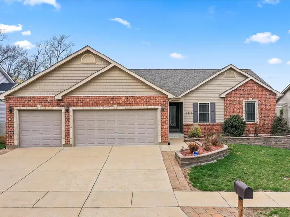 2329 Providence Park Ln, Herculaneum, MO 63048