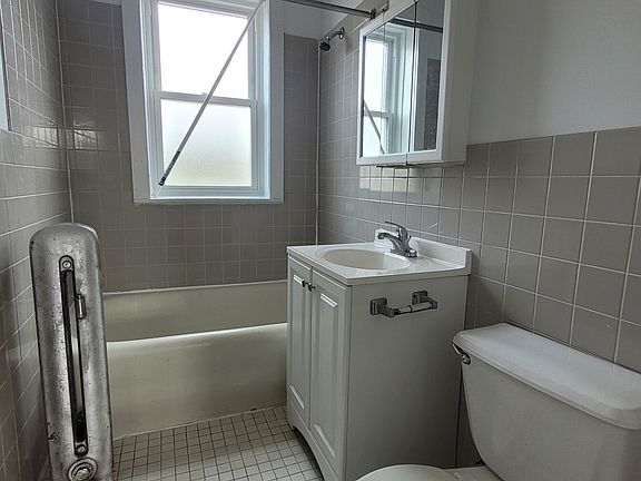 4th image of 4935 N Whipple St APT 3E