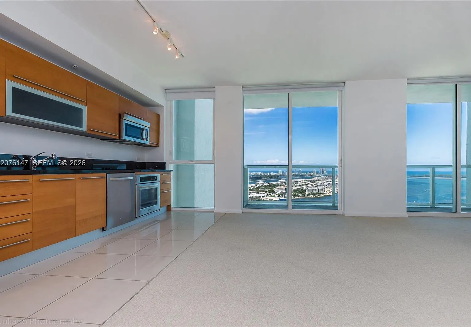 Vizcayne South Condo — Photo 3
