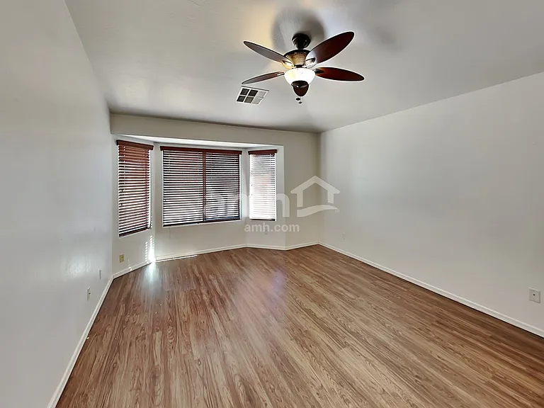 1497 E Magnum Rd — Photo 14