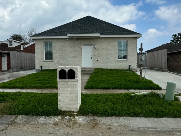 9101 Virtue St, Chalmette, LA 70043