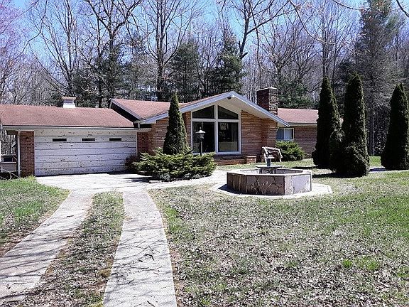 2nd image of 431 Brady Pike