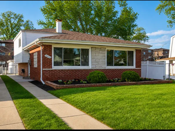14024 S Saginaw Ave, Burnham, IL 60633
