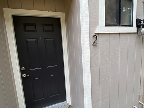 3rd image of 1043 39th St APT 2