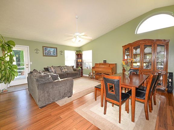 4th image of 457 Lake Shore Dr