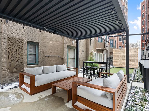 5th image of 410 N Meridian St APT 107