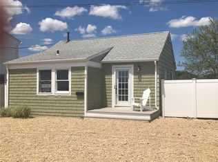 45 Smith St, Patchogue, NY 11772