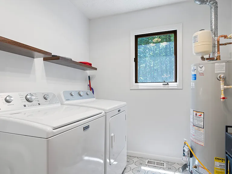 420 Cedar Ln — Photo 21