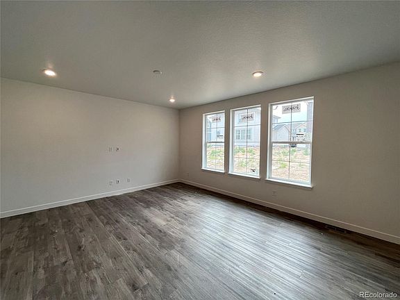 3rd image of 14849 Dahlia Way