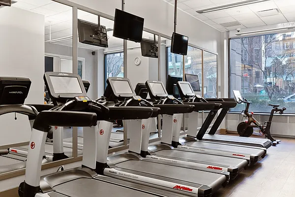 Rented by Greystar | media 4