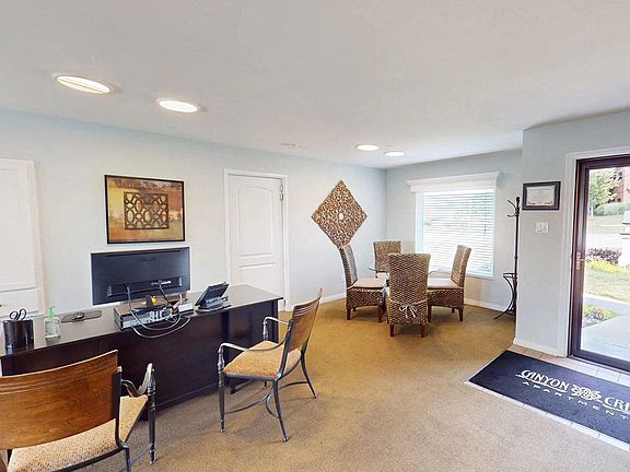 Leasing Office at Canyon Creek