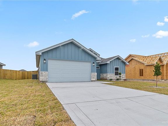 3rd image of 201 N Brooks Cir
