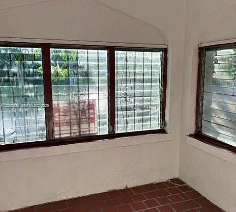 4th image of 125 NW 7th Ave #1